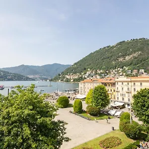  Holiday home Piazza Cavour View - By Myhomeincomo