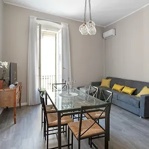 Vittoria Corner - Bymyhomeincomo Casa vacanze